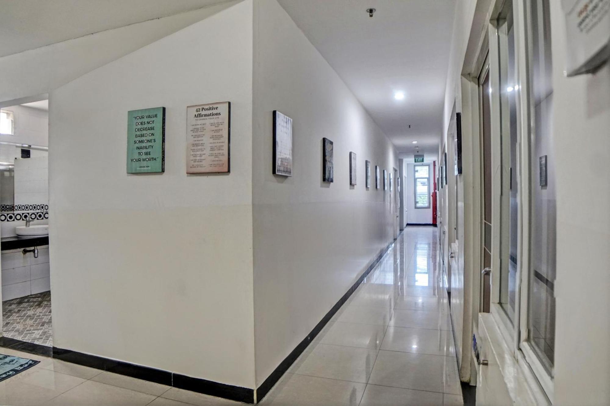Spot On 92822 Finest House Near Amplas Bus Terminal Medan Buitenkant foto