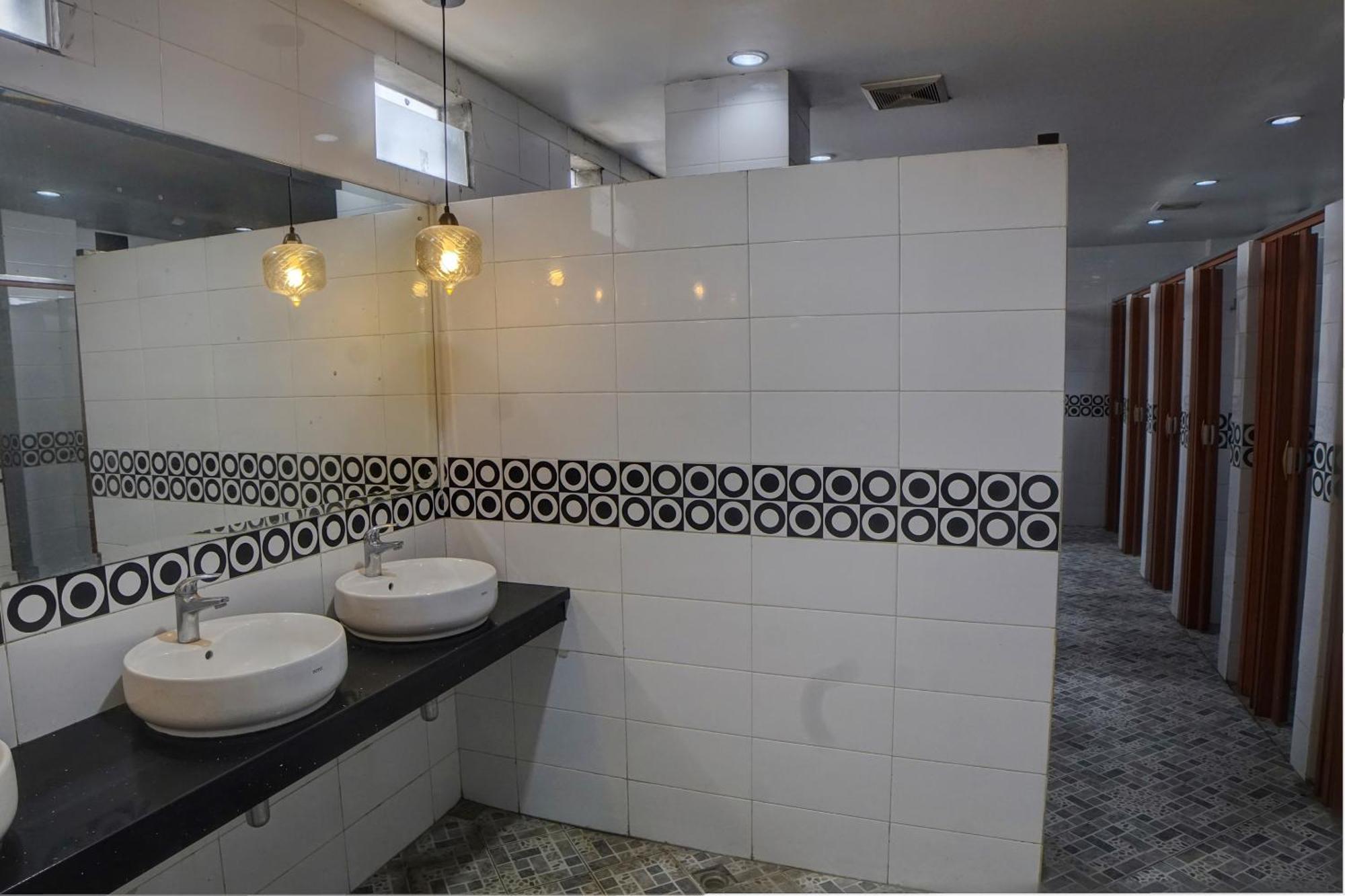Spot On 92822 Finest House Near Amplas Bus Terminal Medan Buitenkant foto